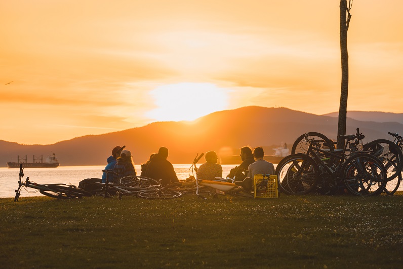 Vancouver,Bc,Canada,april,2020.group,Of,People,Sitting,Together,On,Beach